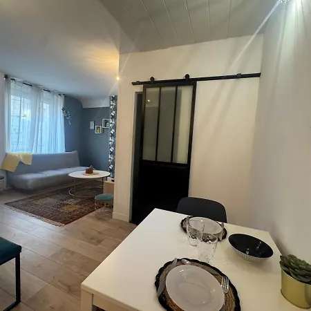 Paisible Dans Jolie Cour Intérieure