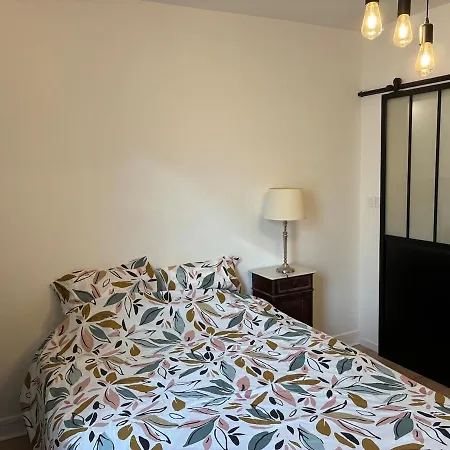 Paisible Dans Jolie Cour Interieure Caen