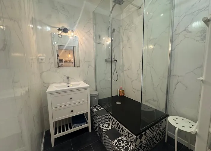 Appartement Paisible Dans Jolie Cour Interieure